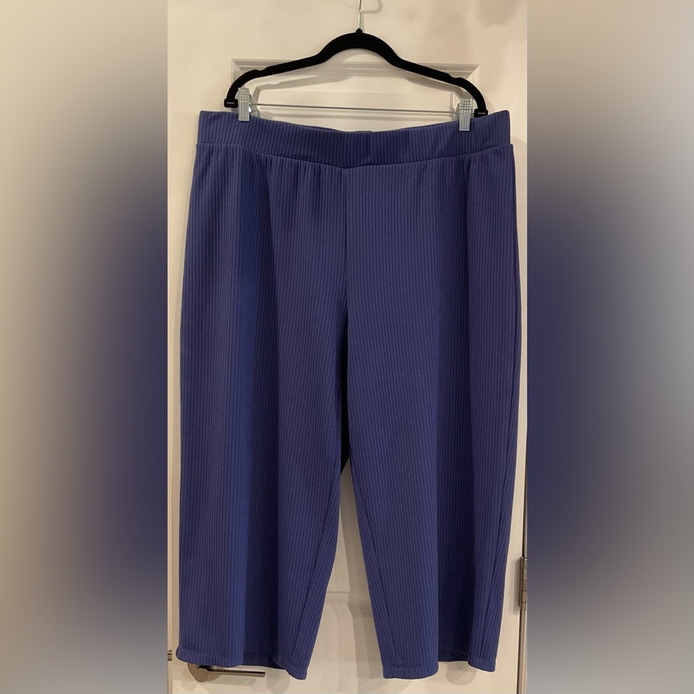 NWOT Vintage Serengeti Purple Ribbed Knit Stretch Wide Crop Leg Pants